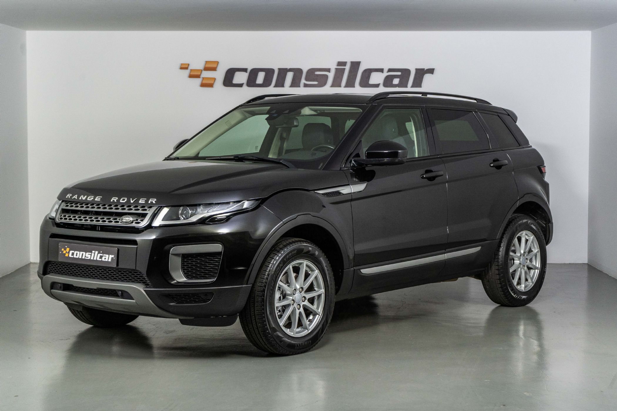 Land Rover Range Rover Evoque 2.0TD4 M6 Sport Navigator Usado para