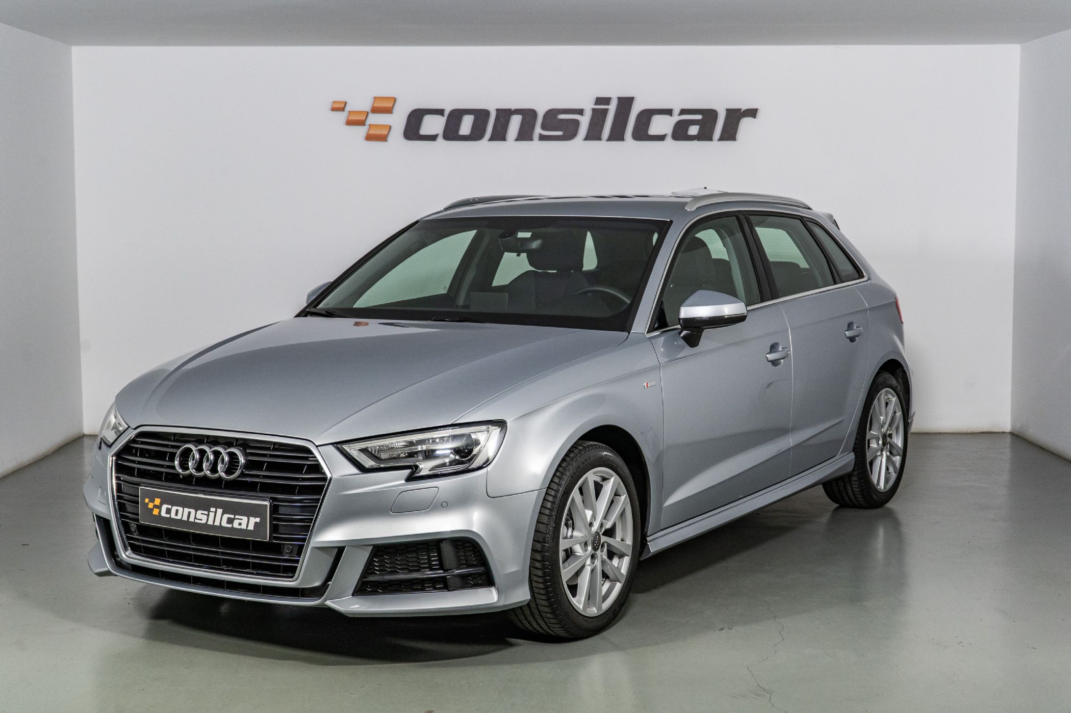 Audi A3 Sportback 30 TFSI Sline Usado para venda em Sintra, Lisboa