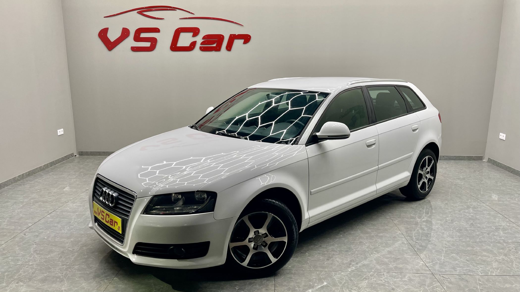Vendido Audi A3 Sportback 1.6 TDI Des. - Carros usados para venda