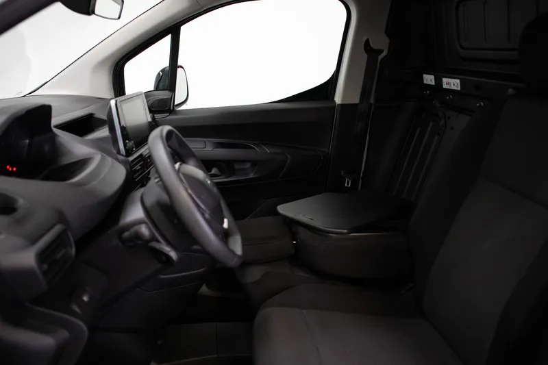 Peugeot Partner 2023 — foto 14