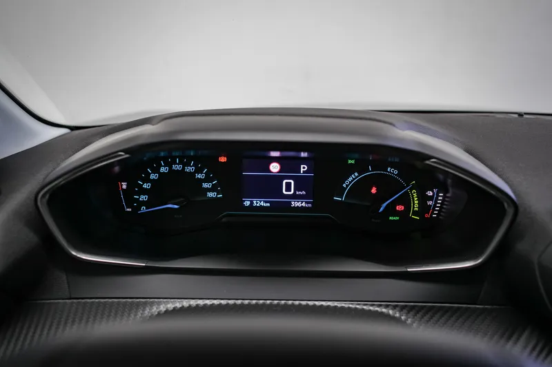 Peugeot e-208 2025 — foto 10