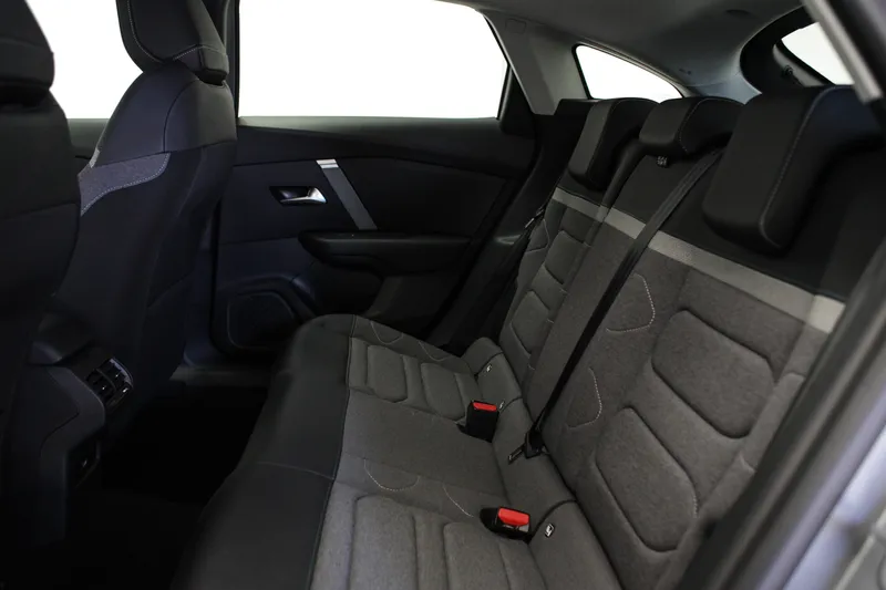 Citroën C4 2023 — foto 12