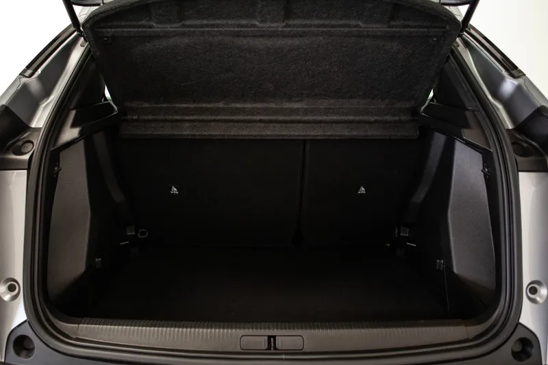 Peugeot e-2008 2025 — foto 14