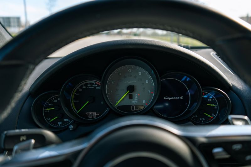 Porsche Cayenne foto 16