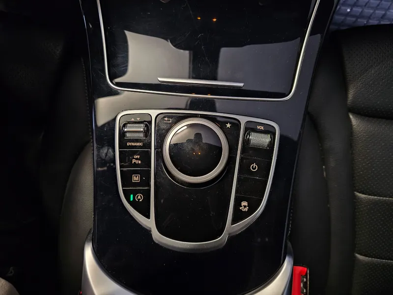 Mercedes Benz GLC 300 foto 18