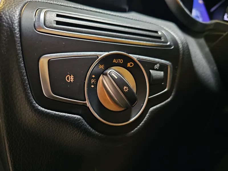 Mercedes Benz GLC 300 foto 24