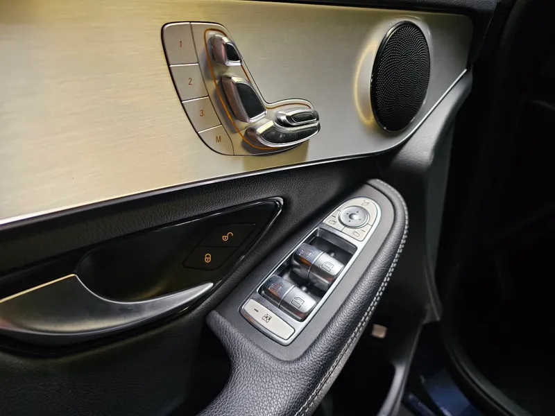 Mercedes Benz GLC 300 foto 23