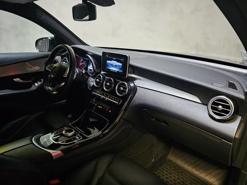 Mercedes Benz GLC 300 foto 11