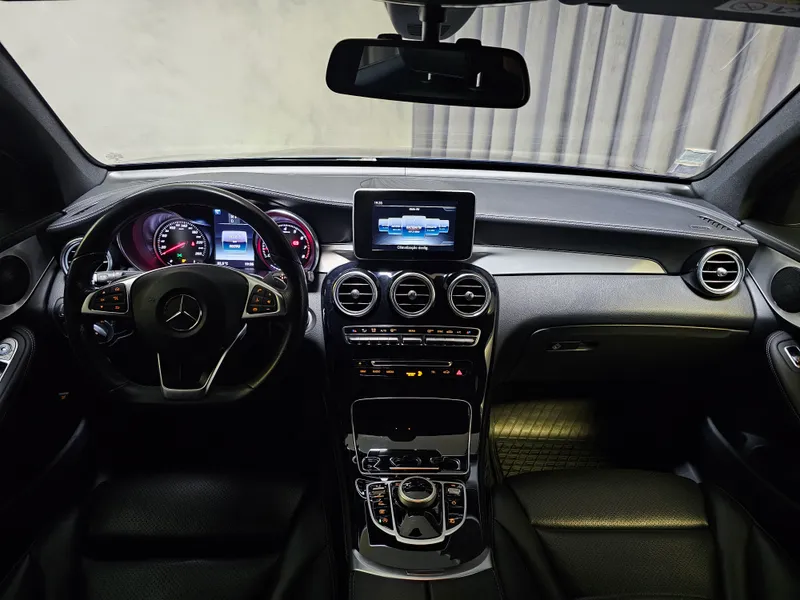 Mercedes Benz GLC 300 foto 12
