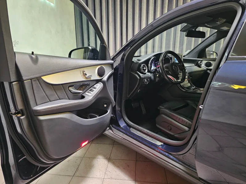 Mercedes Benz GLC 300 foto 8