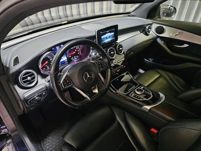 Mercedes Benz GLC 300 foto 9