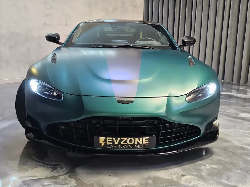 Aston Martin Vantage Coupe foto 2