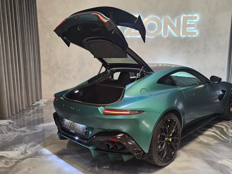 Aston Martin Vantage Coupe foto 31