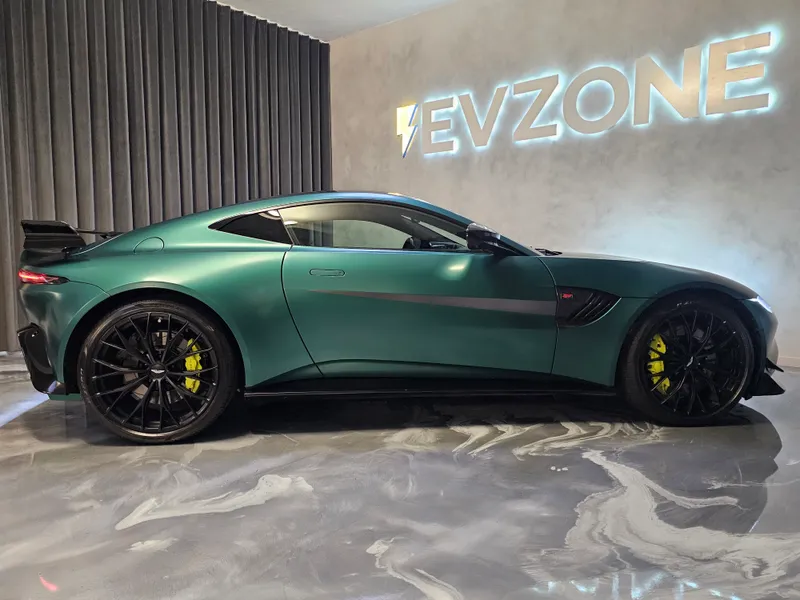 Aston Martin Vantage Coupe foto 8
