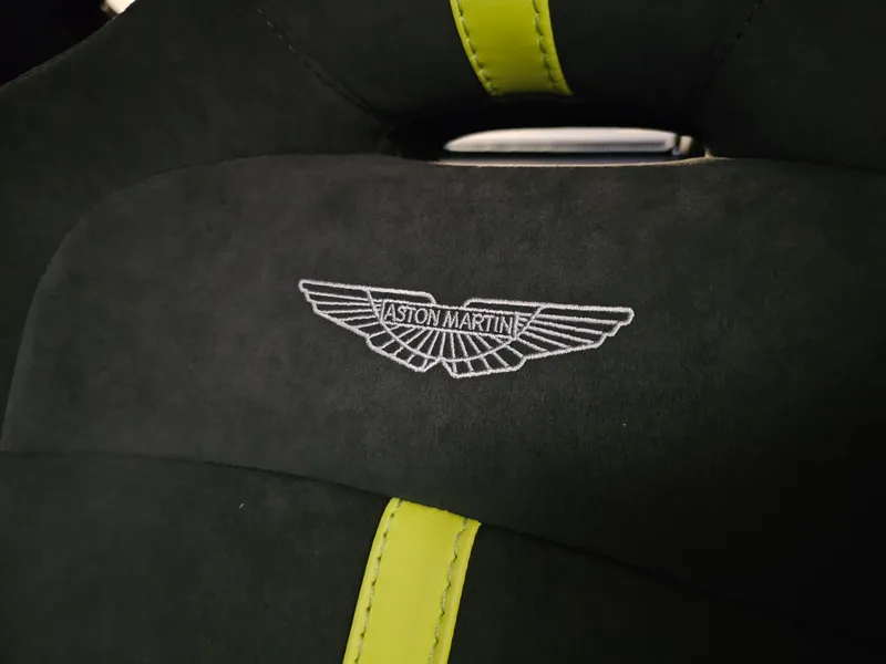 Aston Martin Vantage Coupe foto 27
