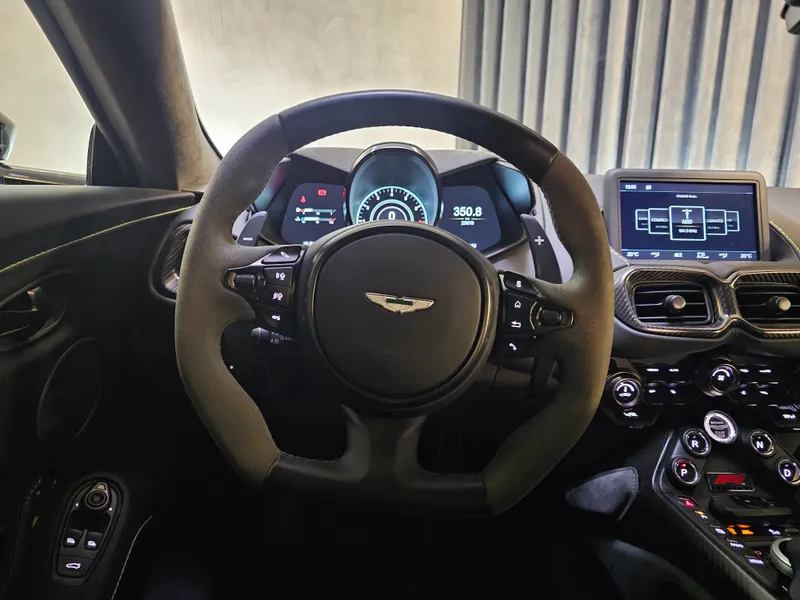 Aston Martin Vantage Coupe foto 14
