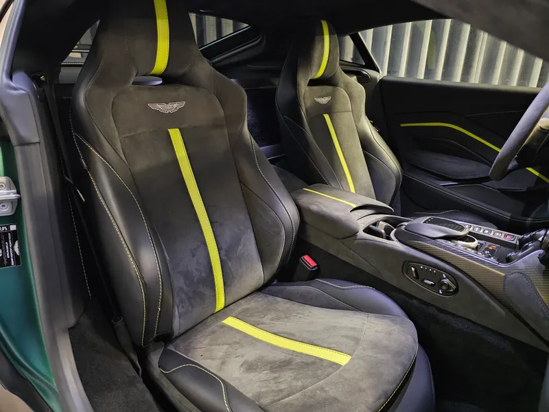 Aston Martin Vantage Coupe foto 25