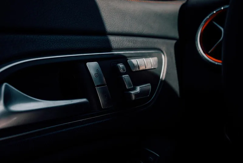 Mercedes Benz CLA 45 AMG foto 16