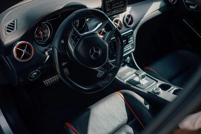 Mercedes Benz CLA 45 AMG foto 9