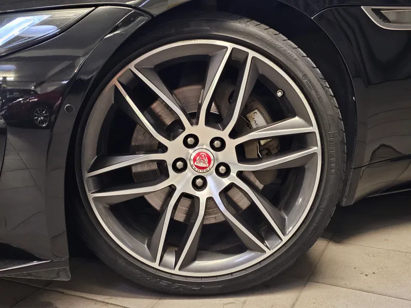 Jaguar F-Type foto 39