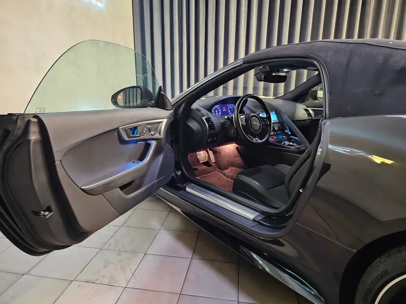 Jaguar F-Type foto 13