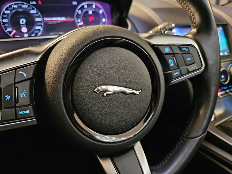 Jaguar F-Type foto 32