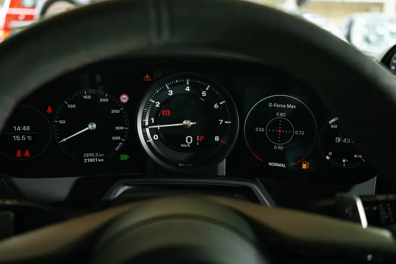 Porsche 992 foto 18