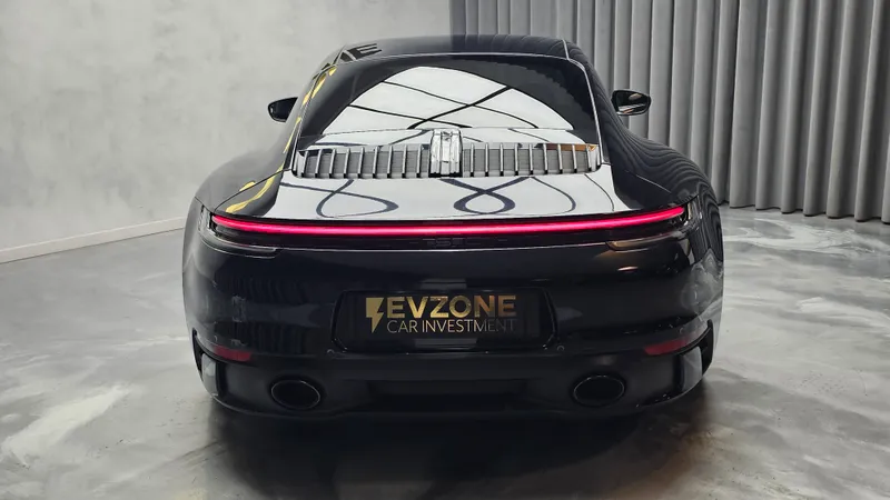 Porsche 992 foto 5