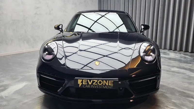 Porsche 992 foto 2