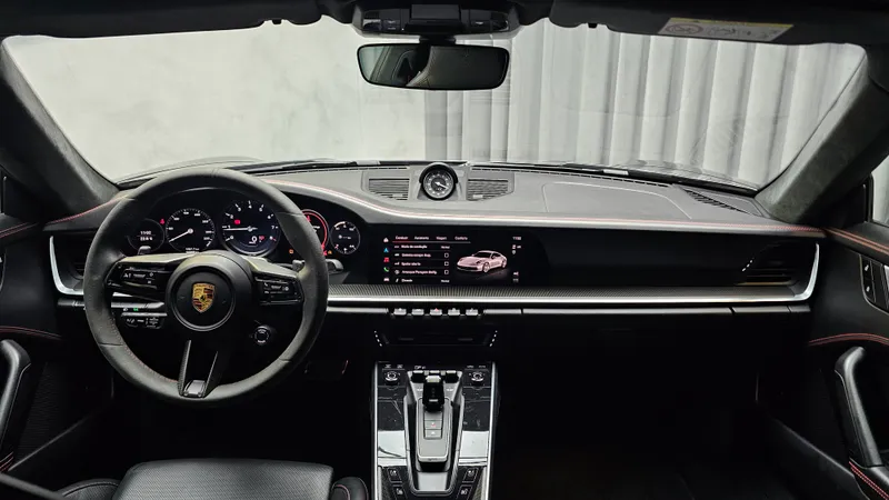Porsche 992 foto 12