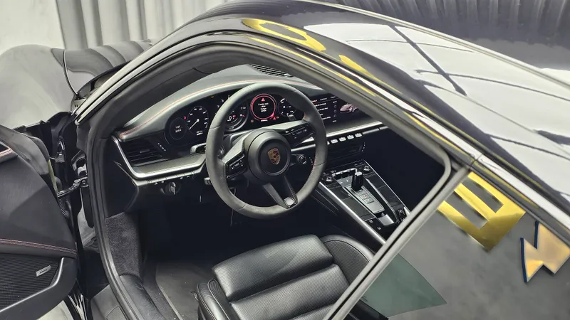 Porsche 992 foto 9