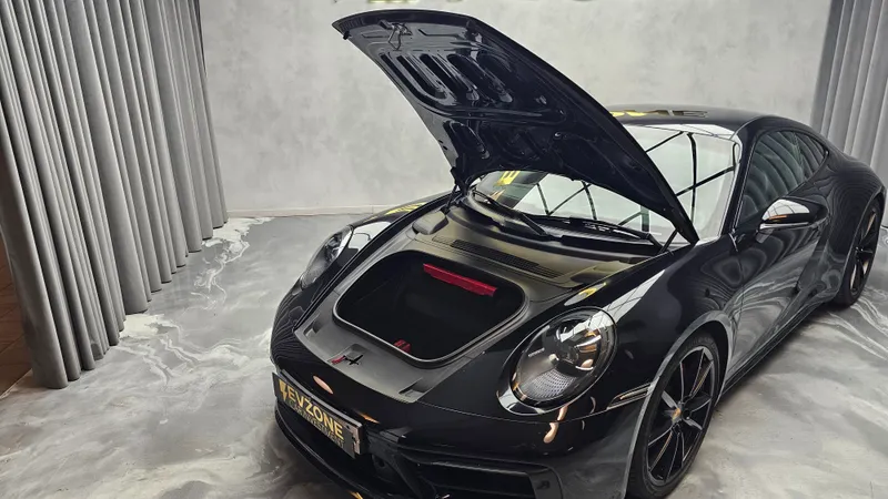 Porsche 992 foto 29