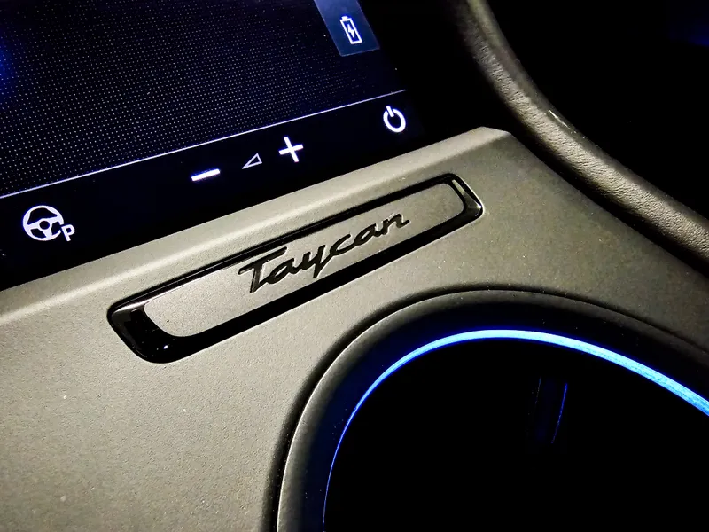 Porsche Taycan Cross Turismo foto 29