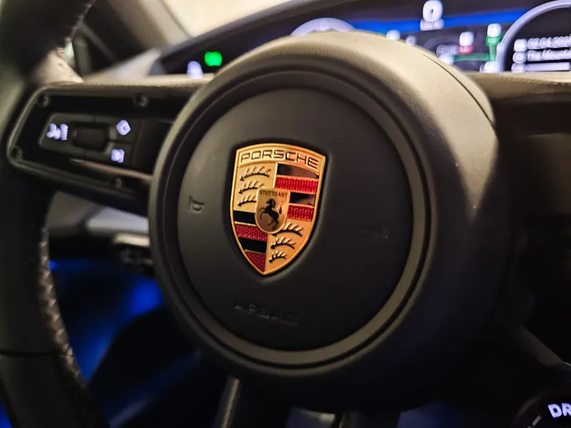 Porsche Taycan Cross Turismo foto 15