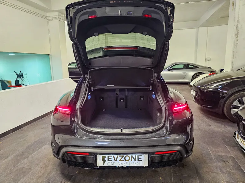 Porsche Taycan Cross Turismo foto 31