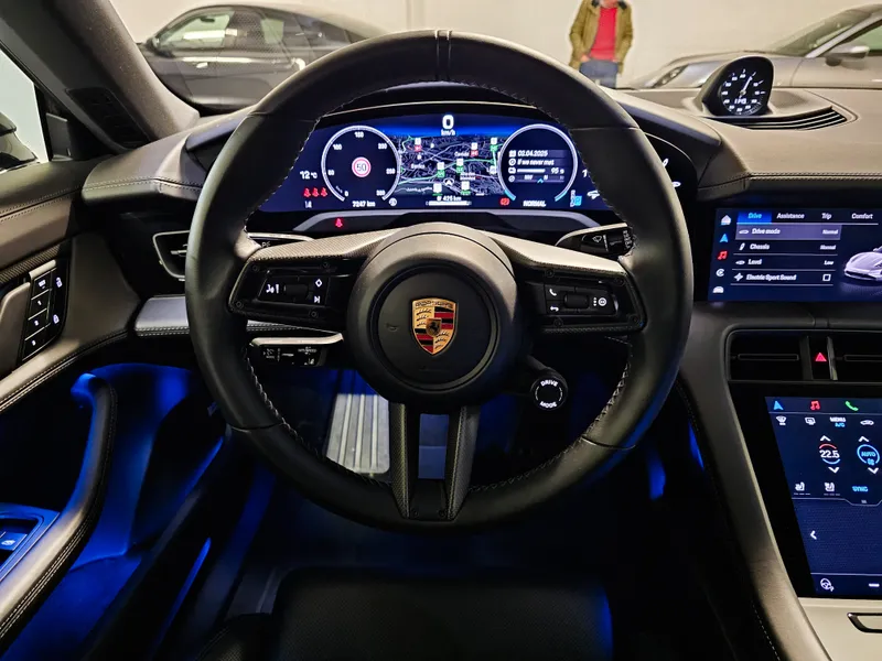 Porsche Taycan Cross Turismo foto 14