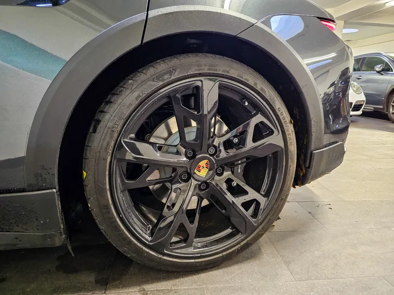 Porsche Taycan Cross Turismo foto 33