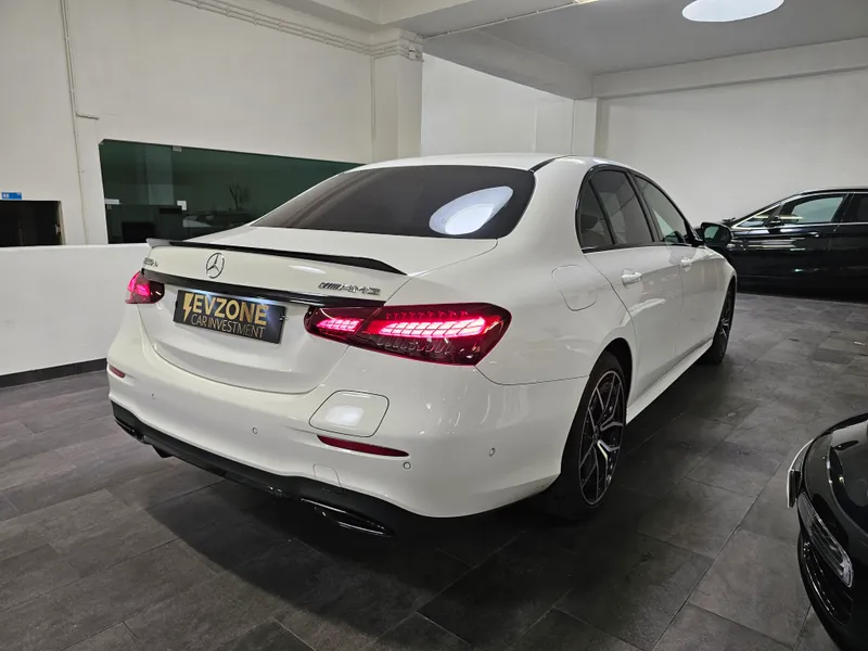 Mercedes Benz E 300 foto 6