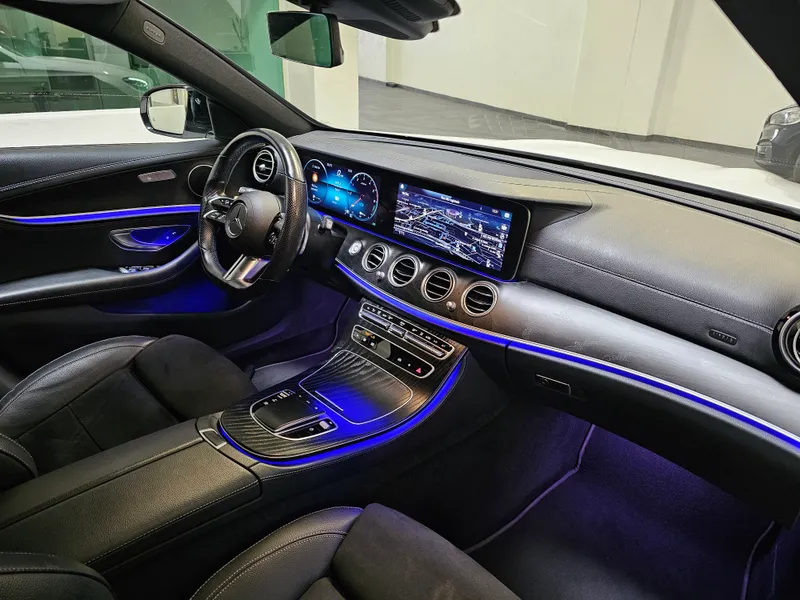 Mercedes Benz E 300 foto 14