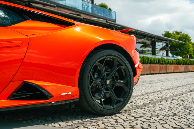 Lamborghini Huracán foto 16