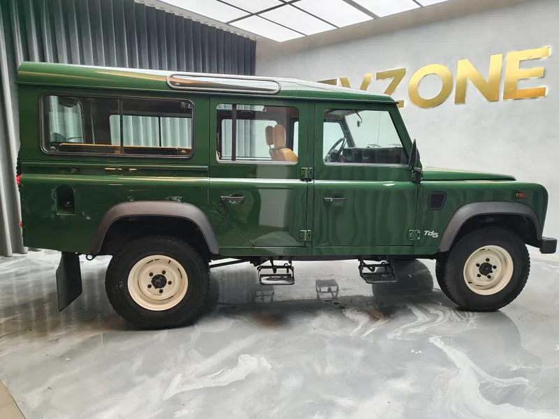 Land Rover Defender foto 5