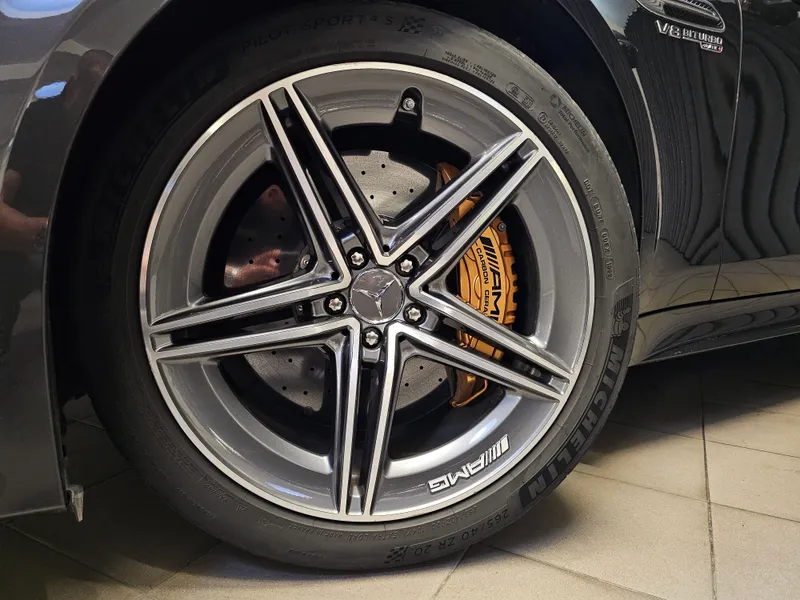 Mercedes Benz AMG GT foto 34