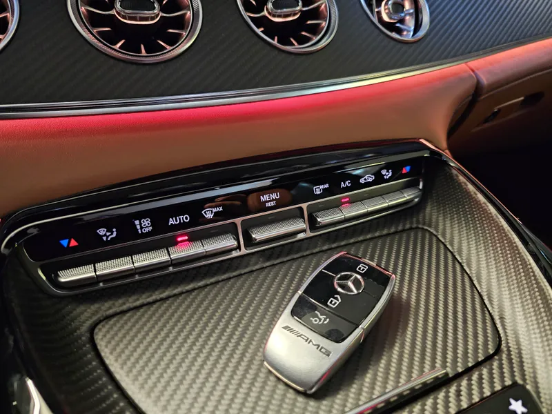 Mercedes Benz AMG GT foto 15