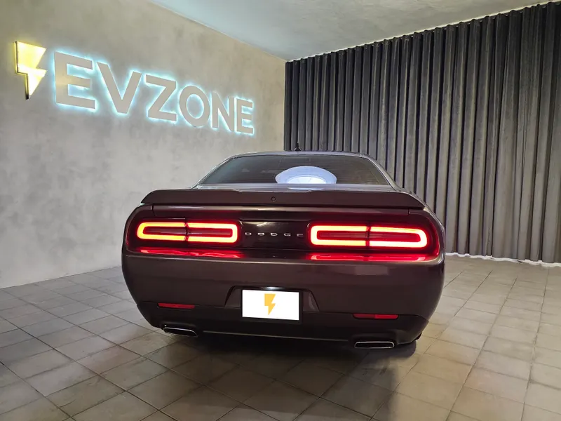 Dodge Challenger foto 7