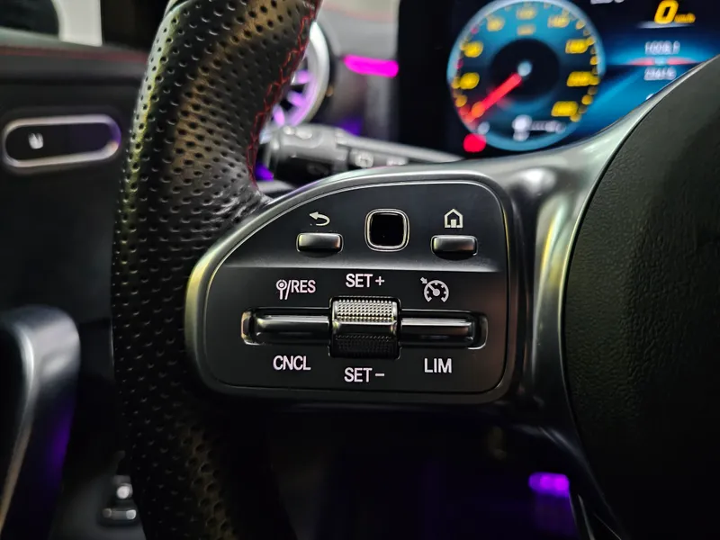 Mercedes Benz CLA 250 foto 16