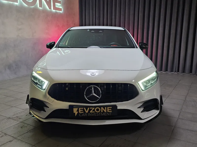 Mercedes Benz A 35 AMG foto 2