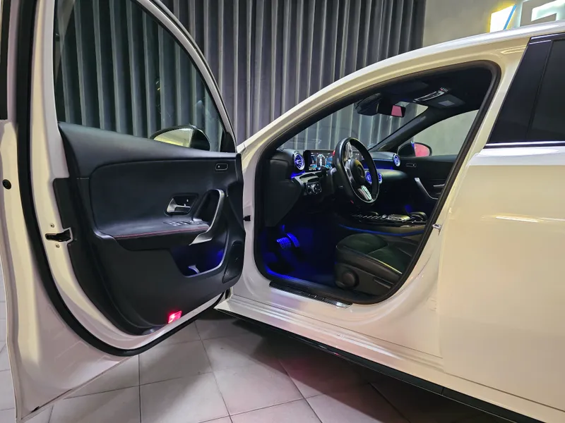 Mercedes Benz A 35 AMG foto 11