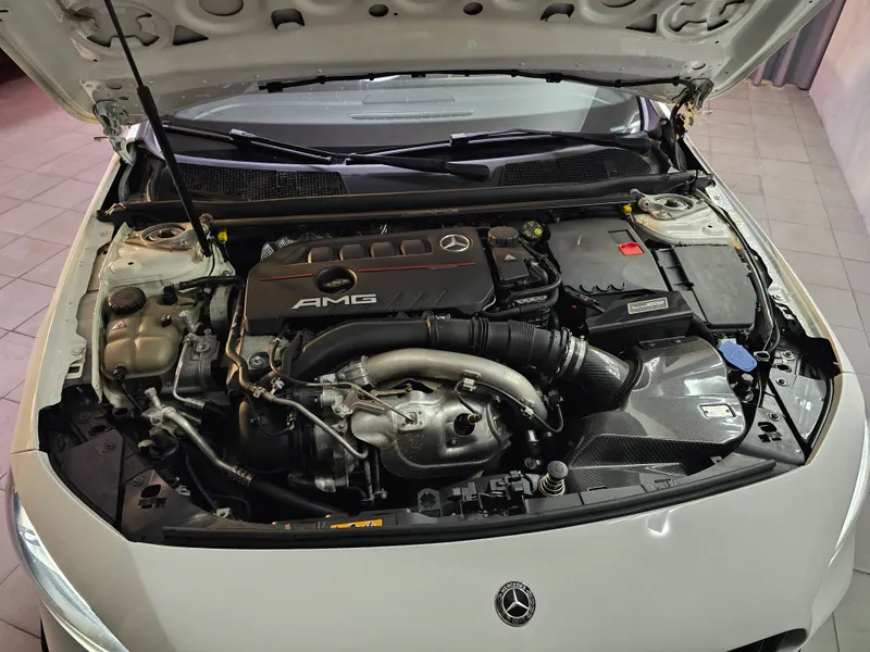 Mercedes Benz A 35 AMG foto 39