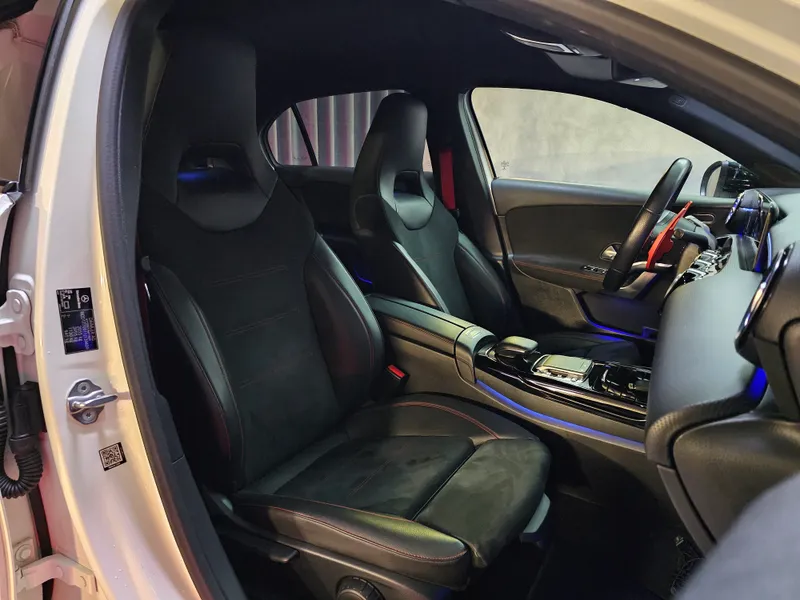Mercedes Benz A 35 AMG foto 25