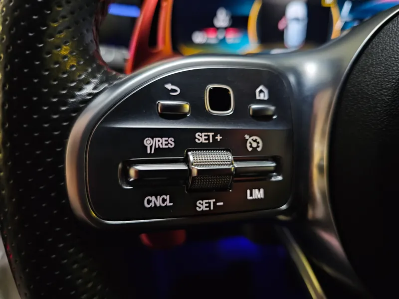 Mercedes Benz A 35 AMG foto 17